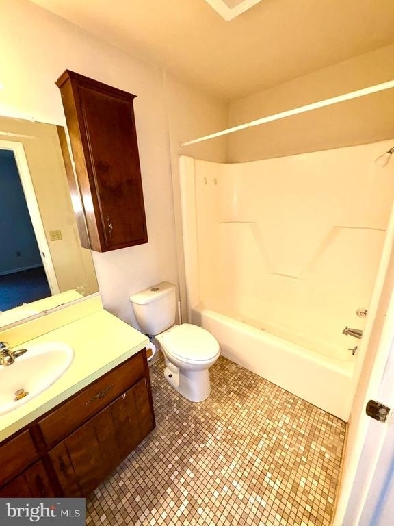 491 Church Avenue - Photo 3