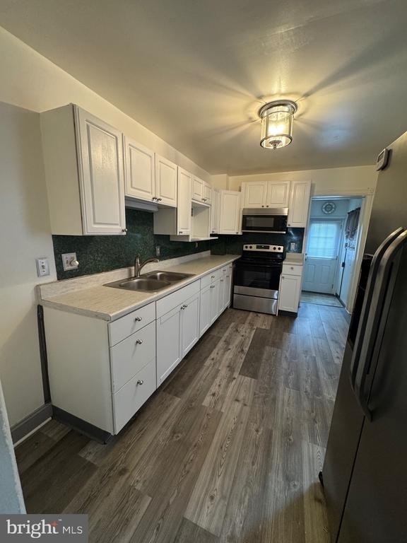 322 Charles Street - Photo 3