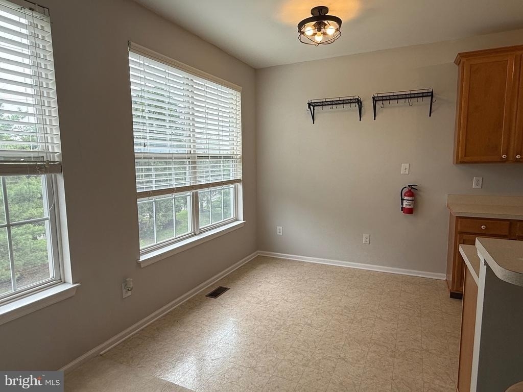 121 Acorn Drive - Photo 10