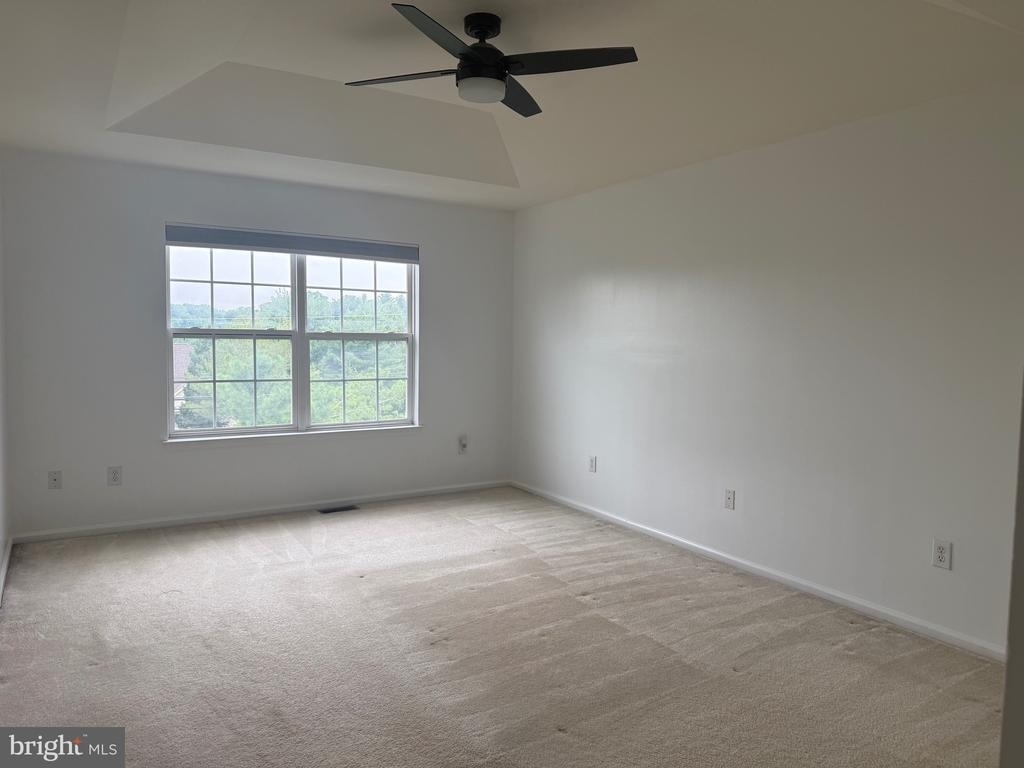 121 Acorn Drive - Photo 5