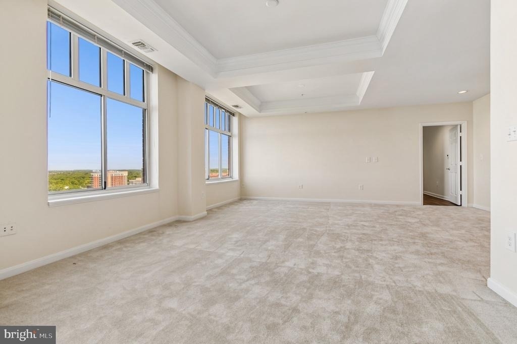 5801 Nicholson Lane - Photo 40