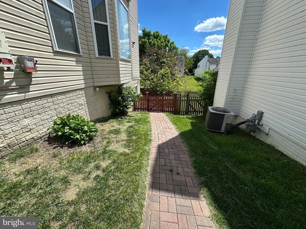 1623 Angelwing Dr - Photo 2