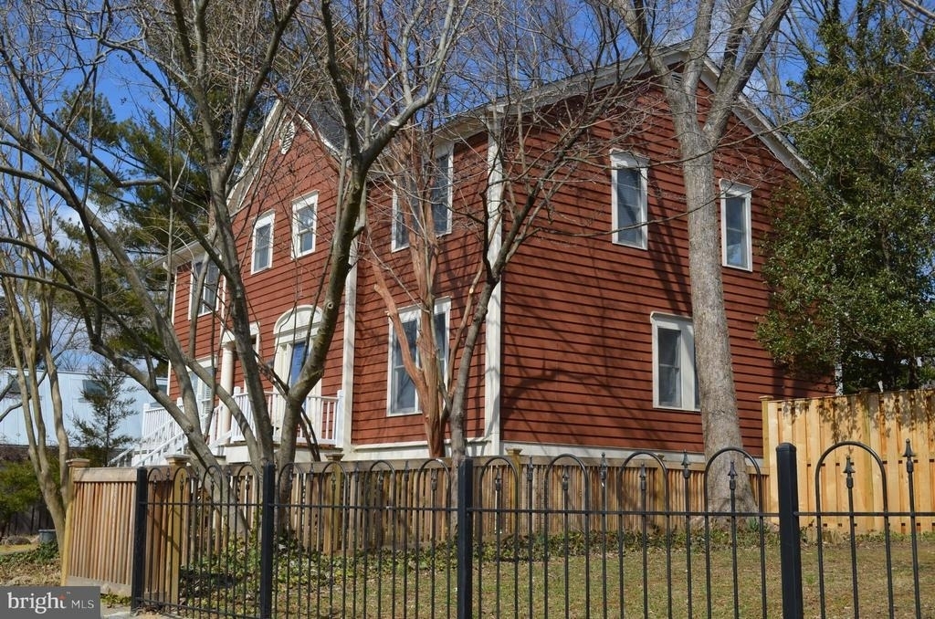 7315 University Avenue - Photo 1