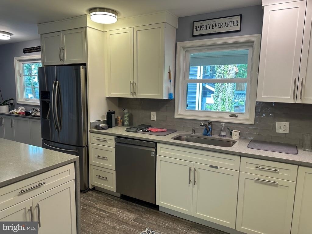 7315 University Avenue - Photo 11