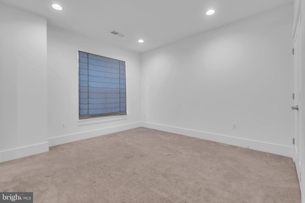 11366 Emerald Park Road - Photo 33