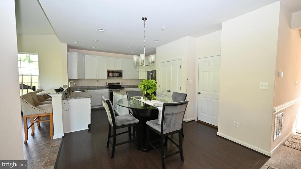 2978 Knight Court - Photo 1
