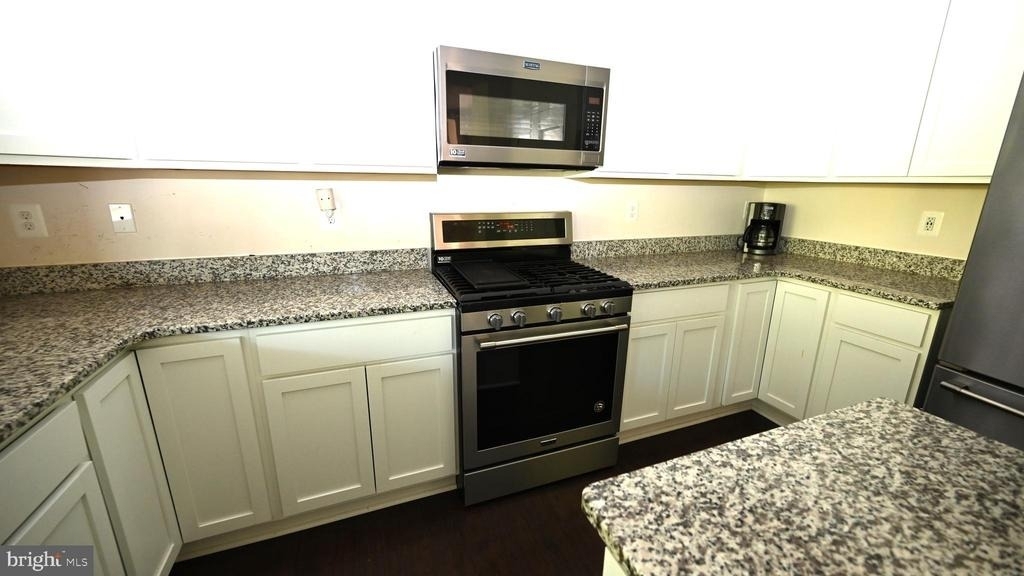 2978 Knight Court - Photo 5