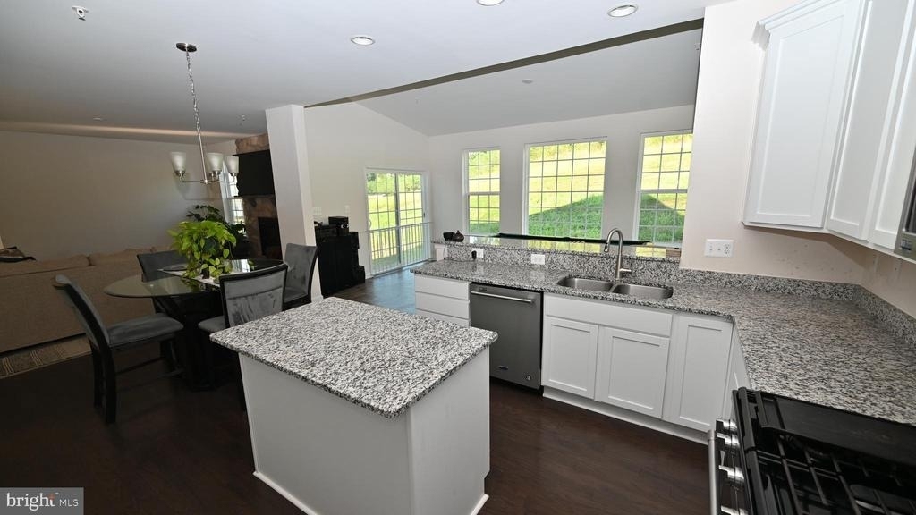 2978 Knight Court - Photo 3