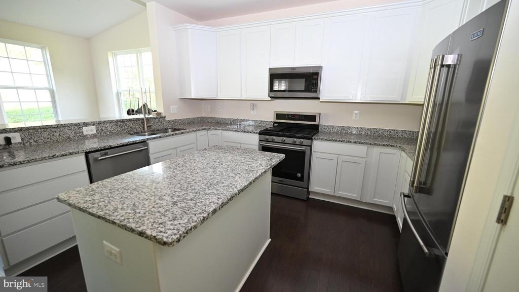 2978 Knight Court - Photo 2
