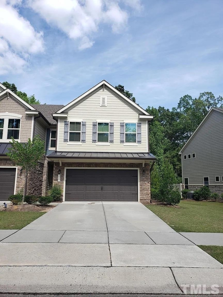 419 Alamosa Place - Photo 1