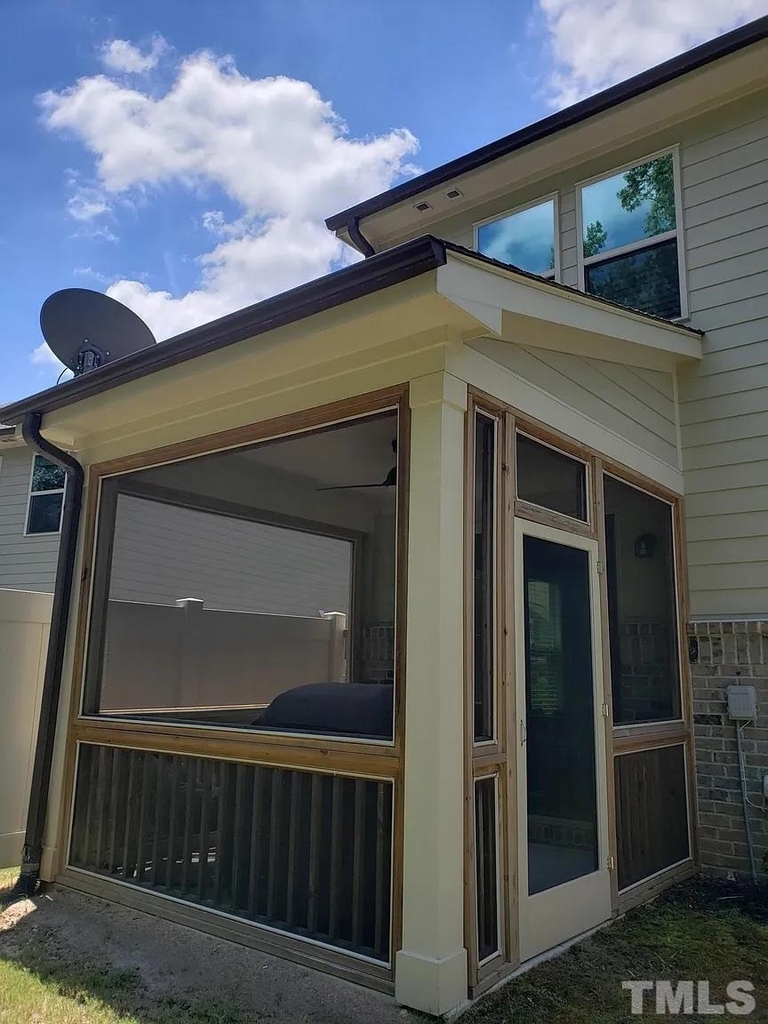 419 Alamosa Place - Photo 18