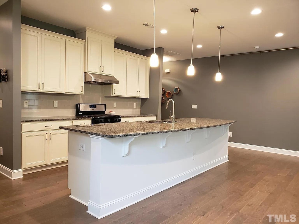 419 Alamosa Place - Photo 2