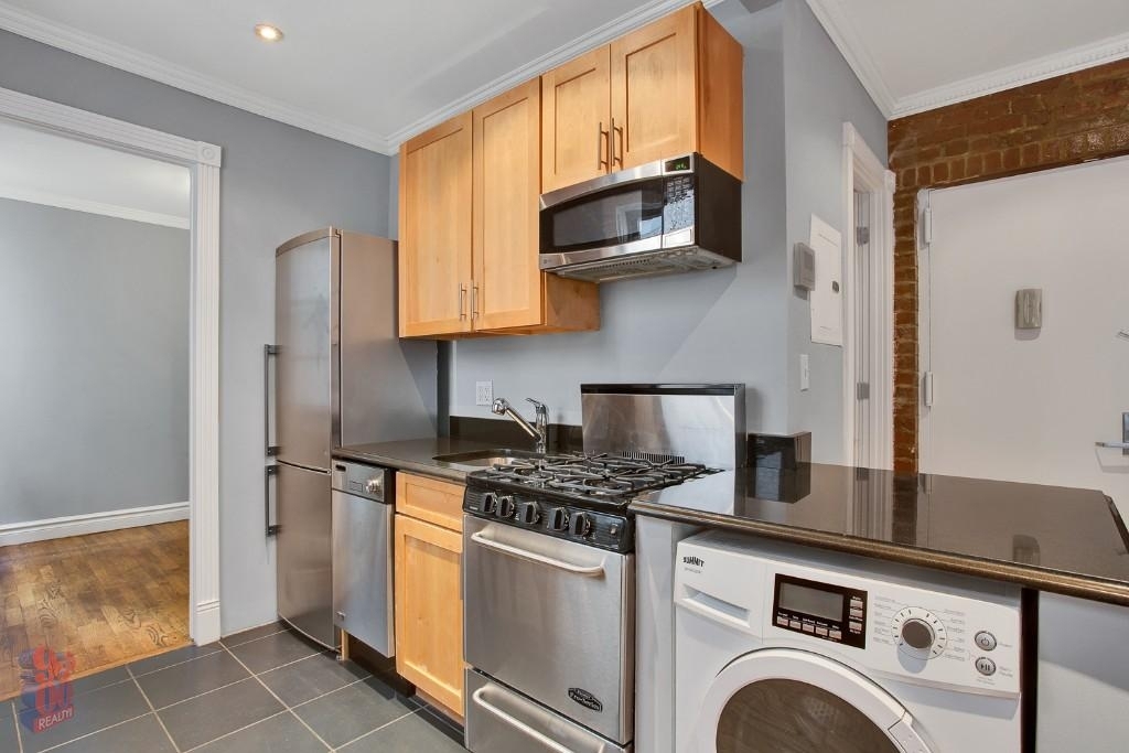 East 13th Street, Unit 3c - Photo 1