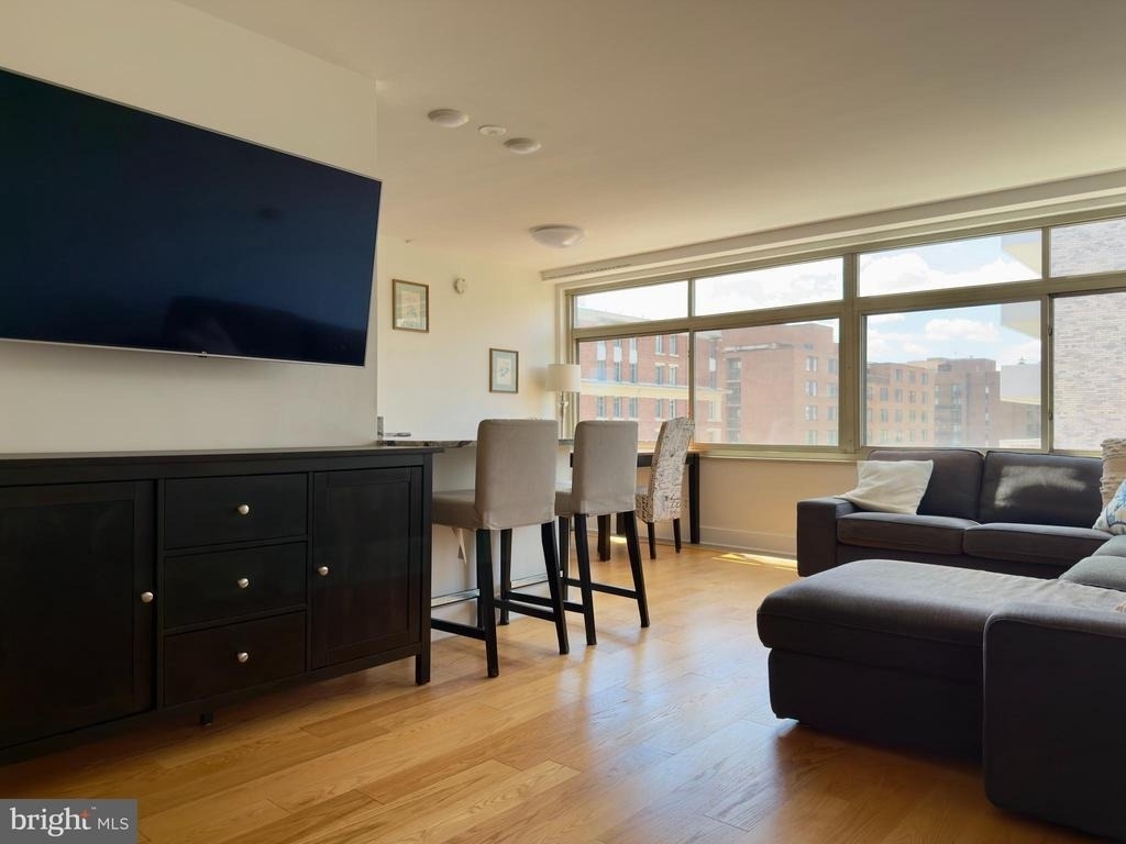 2401 H Street Nw - Photo 0