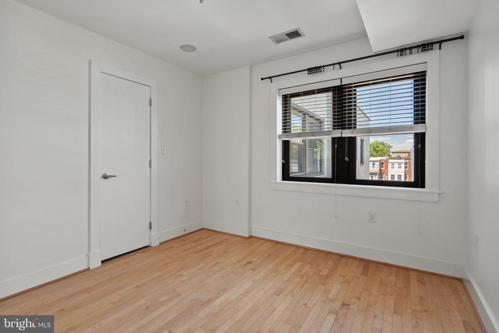 1524 Independence Avenue Se - Photo 16