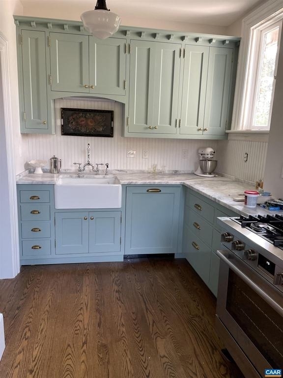 191 Barbour St - Photo 2