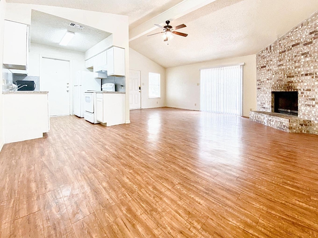 106 Hughson Ct - Photo 8