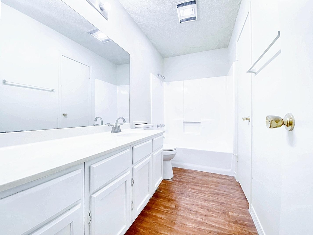 106 Hughson Ct - Photo 12