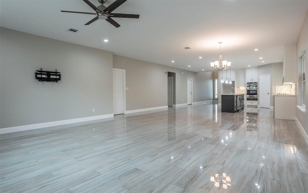 2718 Leslie Ln - Photo 11
