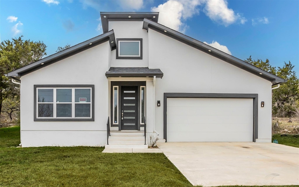 2718 Leslie Ln - Photo 0