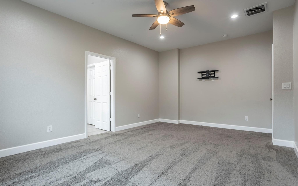 2718 Leslie Ln - Photo 14