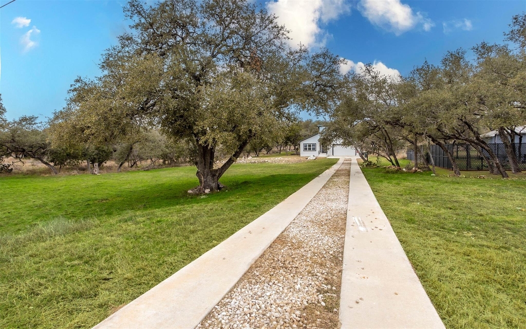 2718 Leslie Ln - Photo 2