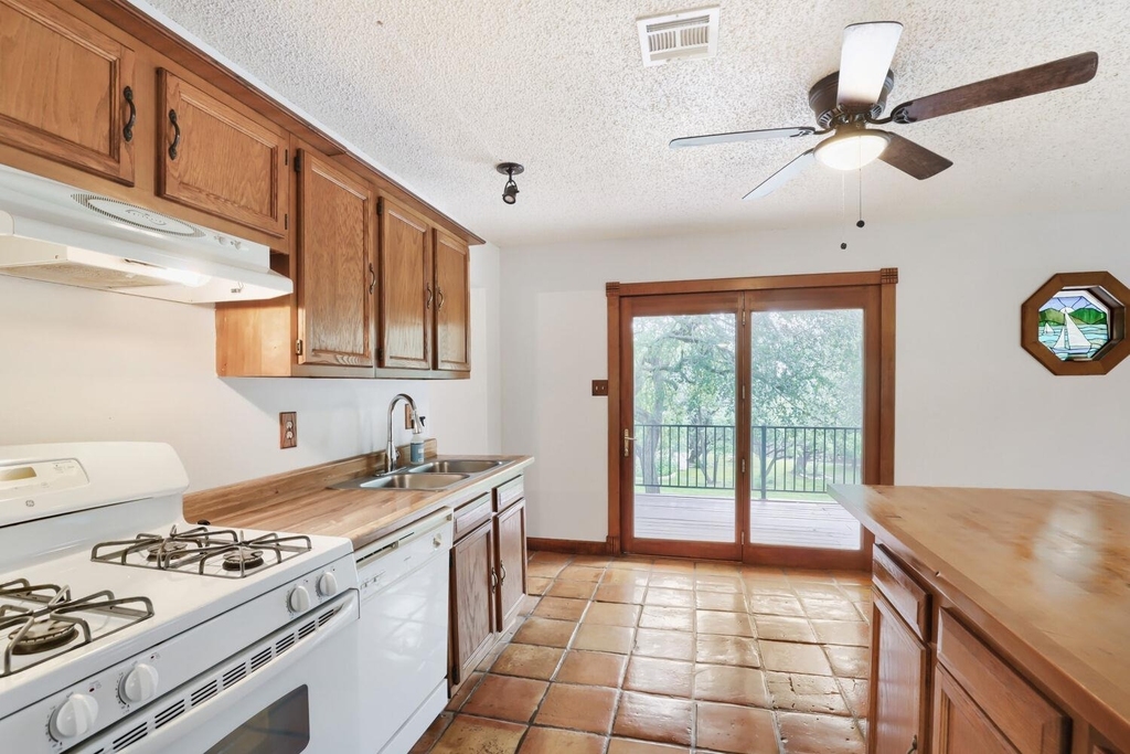 16109 Awalt Dr - Photo 6