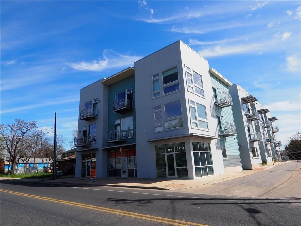 2931 E 12th St - Photo 9