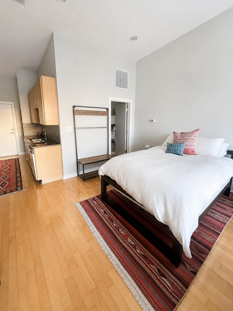 2931 E 12th St - Photo 4