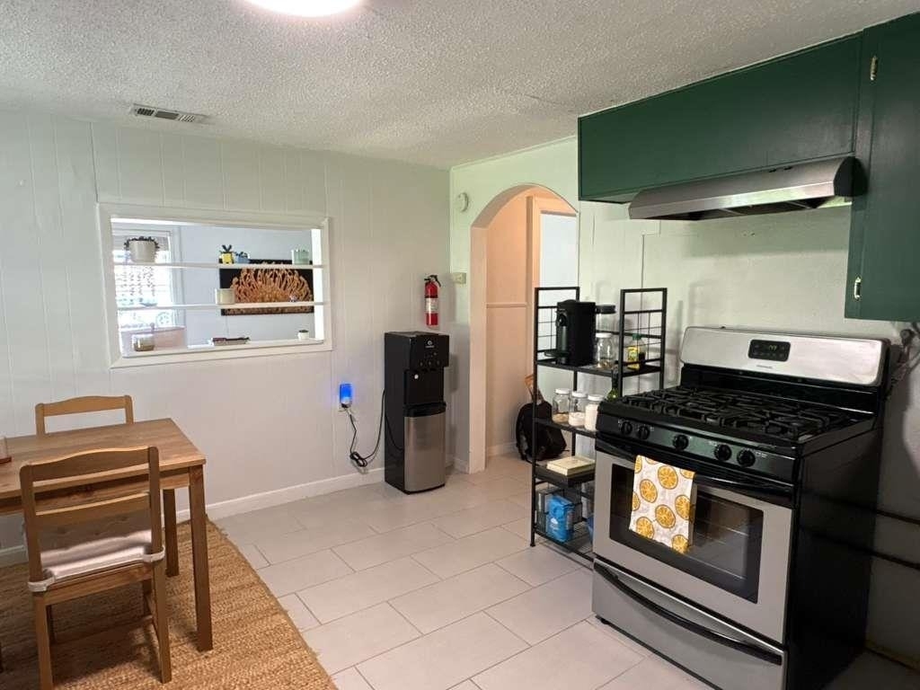 1101 Holly St - Photo 6