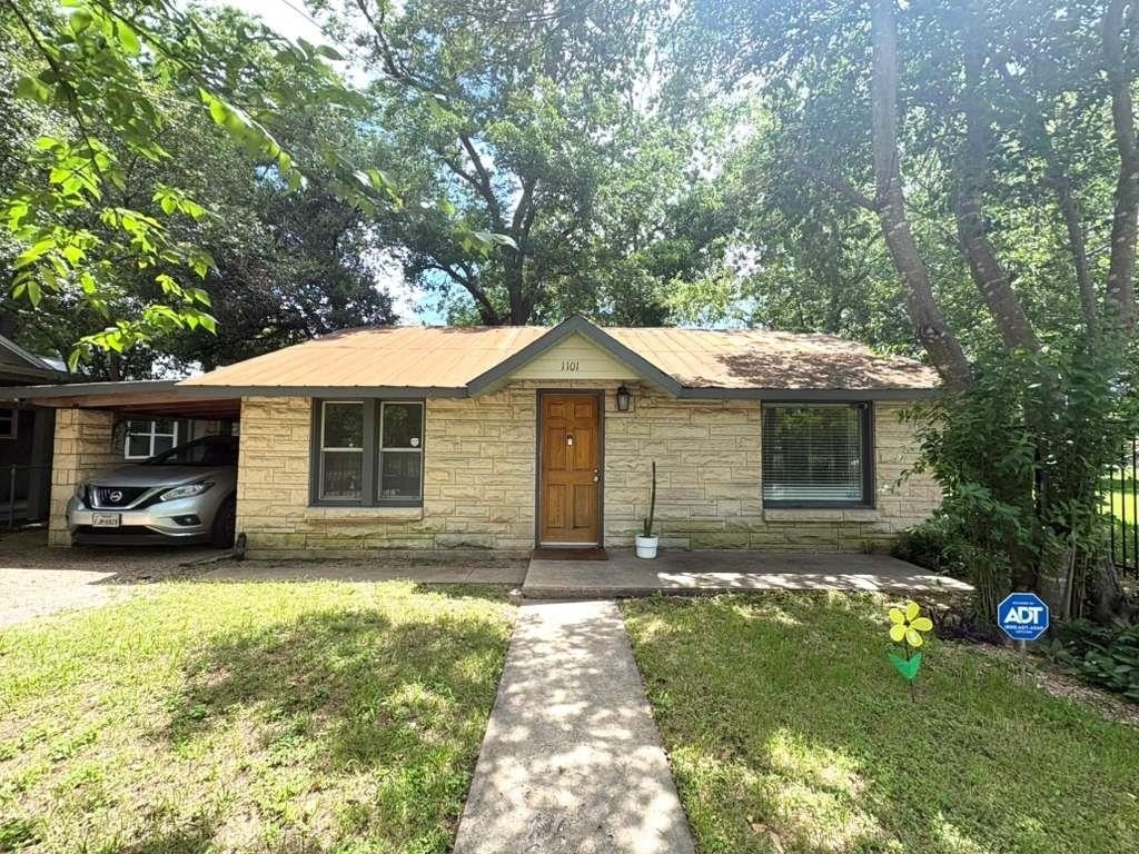 1101 Holly St - Photo 0