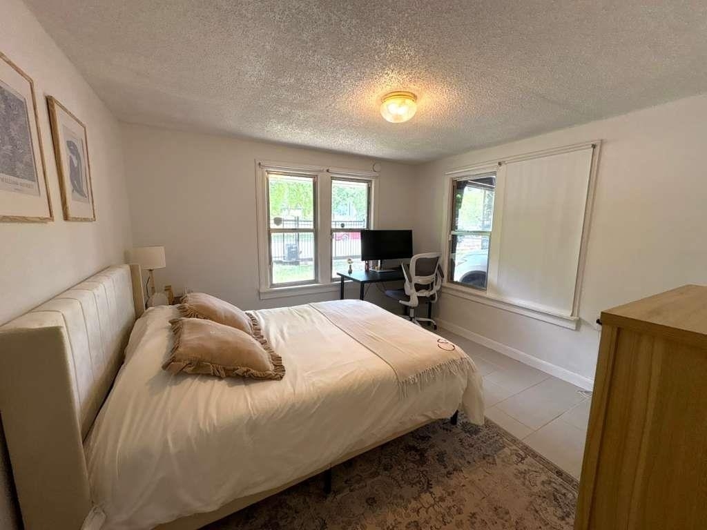 1101 Holly St - Photo 9