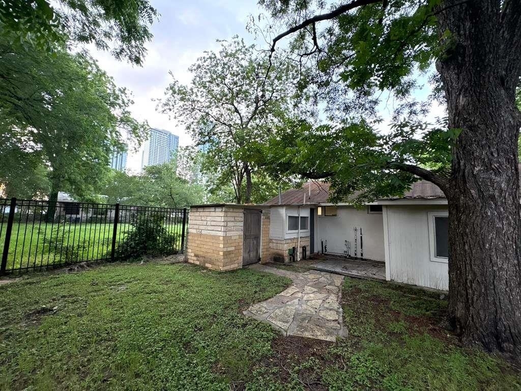 1101 Holly St - Photo 19