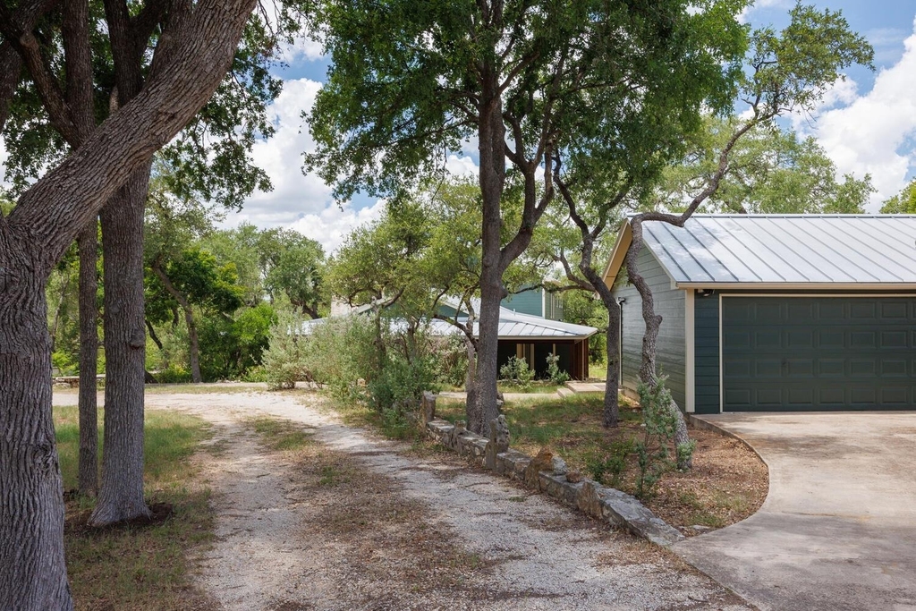1100 Chapparal Dr - Photo 3