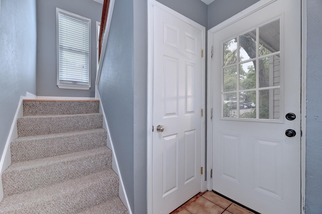 31 Marina Cir - Photo 3