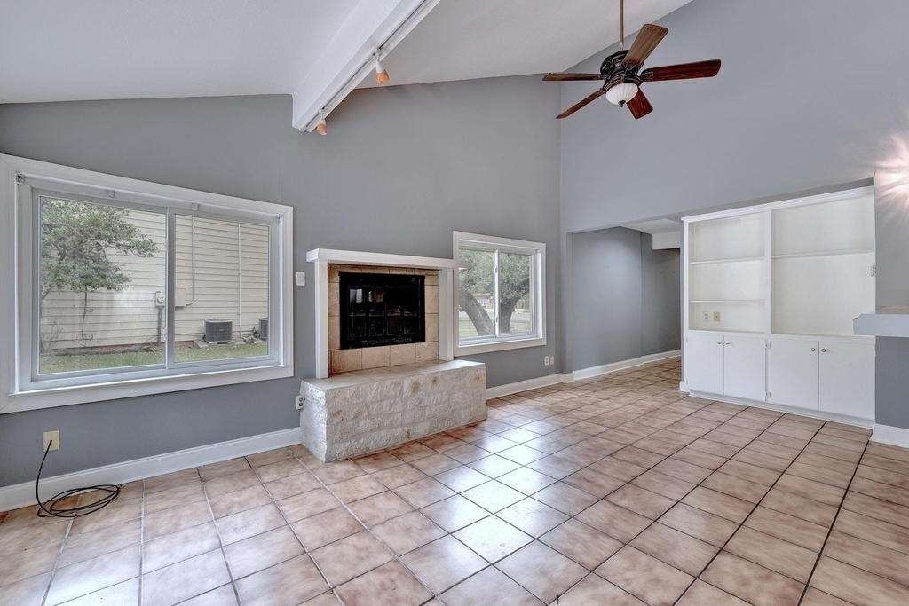 31 Marina Cir - Photo 6