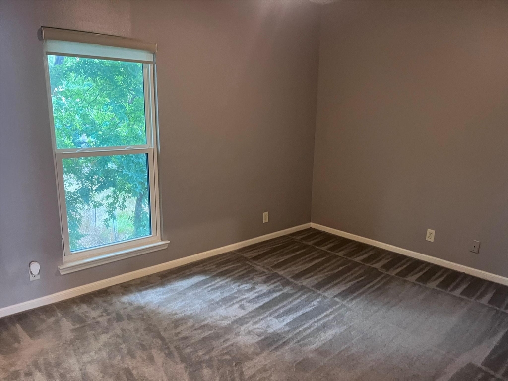 1307 Kinney Ave - Photo 9