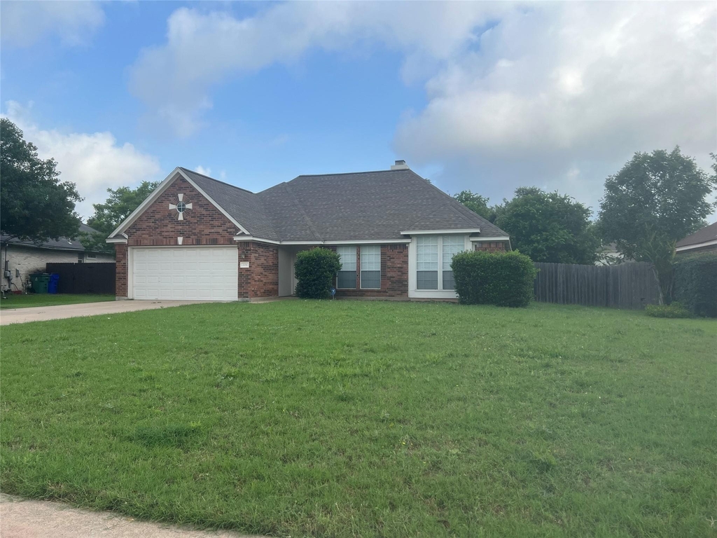 209 Bryce Canyon Dr - Photo 1