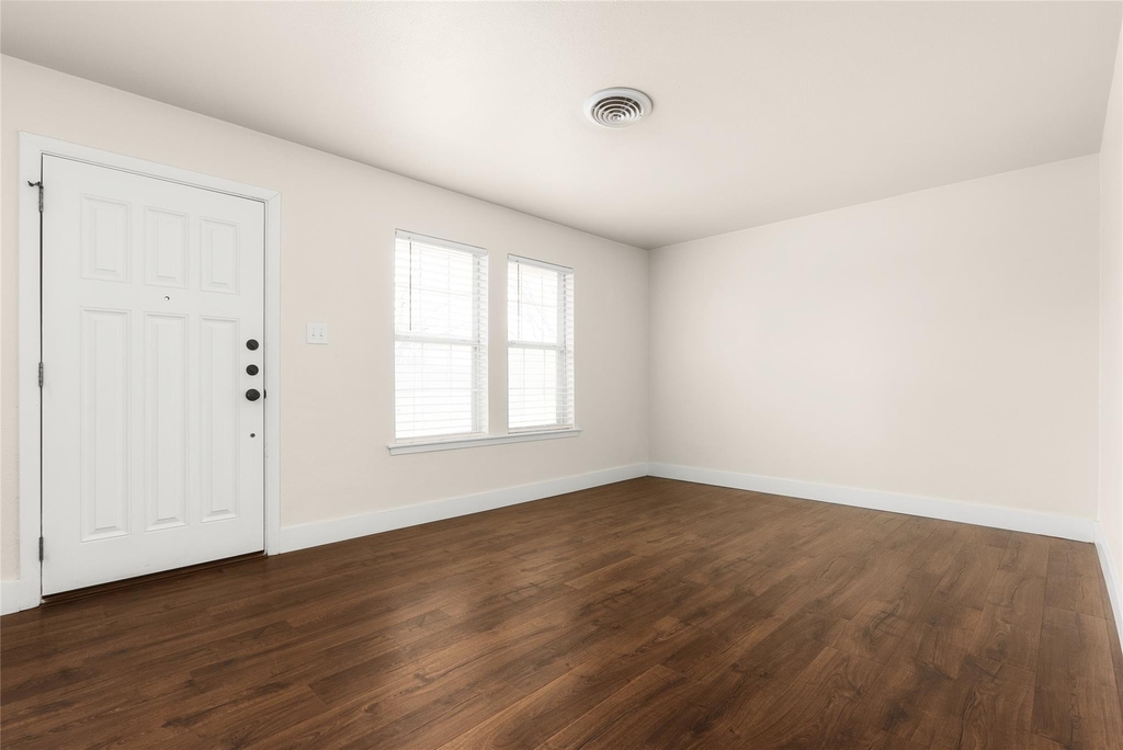 2408 Ventura Dr - Photo 10