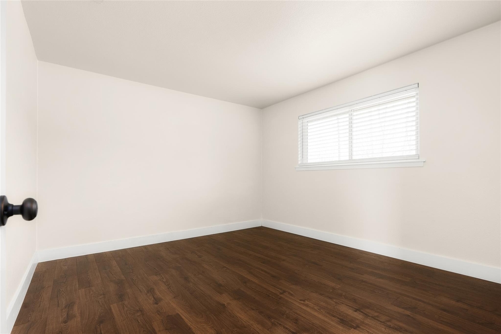 2408 Ventura Dr - Photo 11