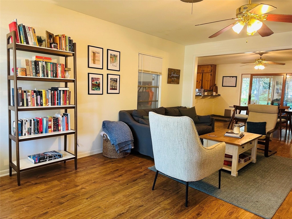 1806 Barbara St - Photo 3