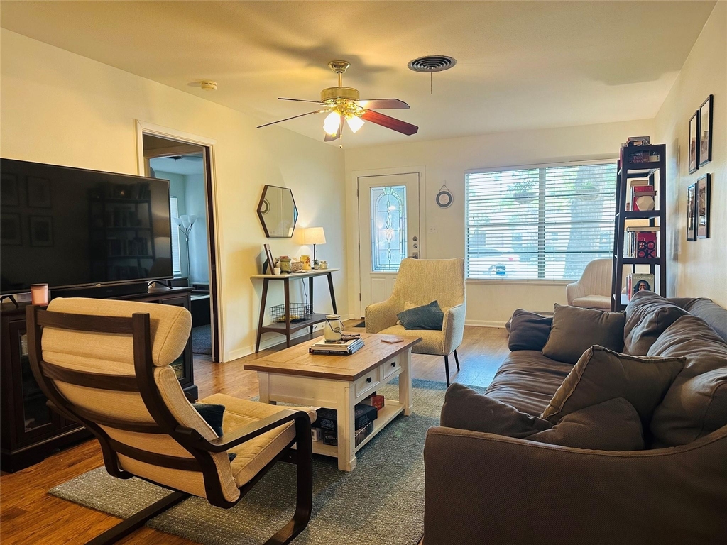1806 Barbara St - Photo 4
