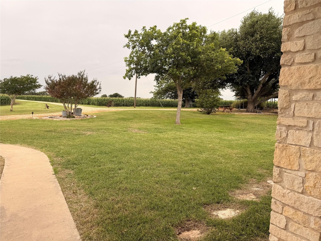 5600 Fm 1466 - Photo 3