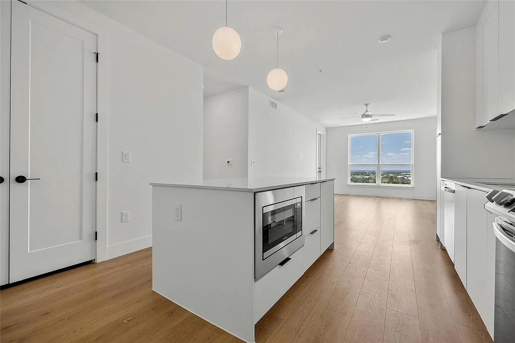 1701 Simond Ave - Photo 10
