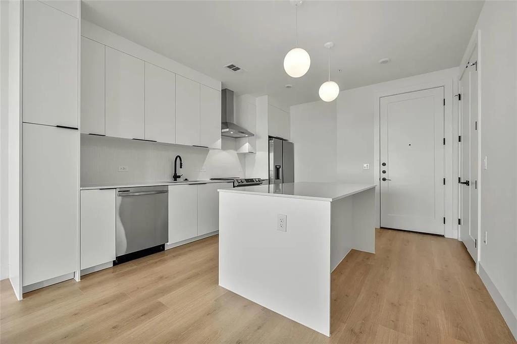 1701 Simond Ave - Photo 9