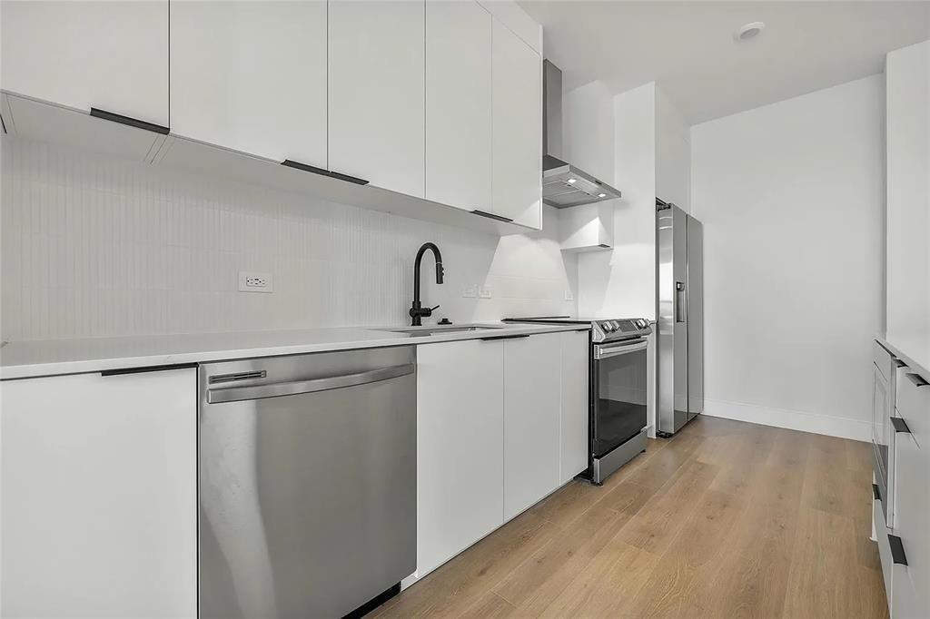 1701 Simond Ave - Photo 12