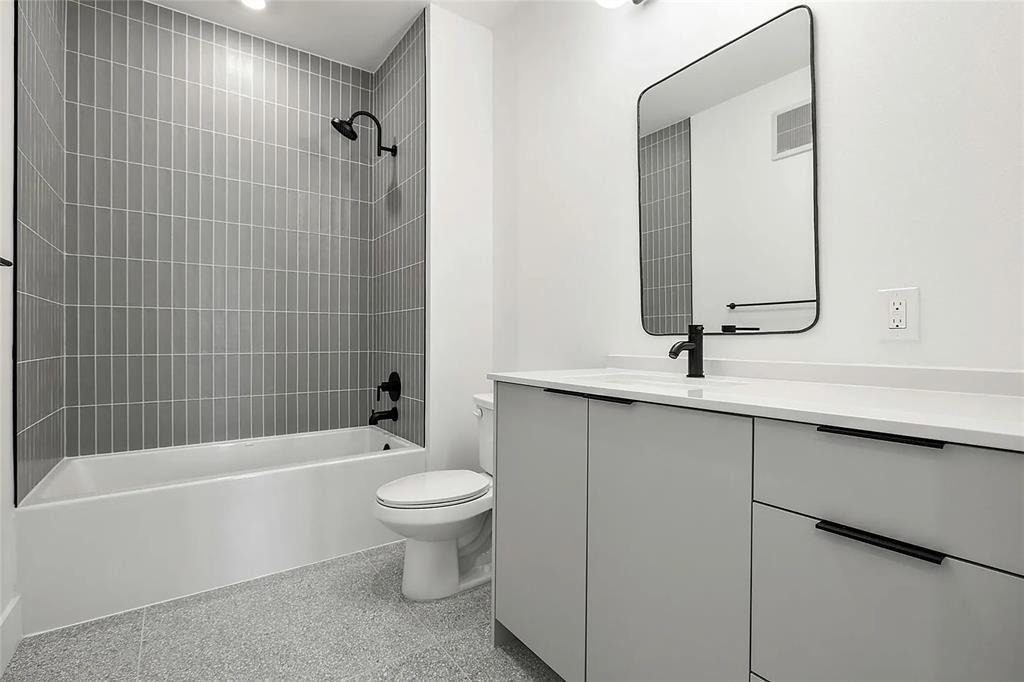 1701 Simond Ave - Photo 15