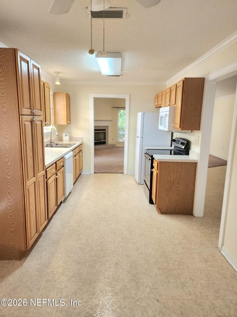 7485 Cliff Cottage Drive - Photo 3