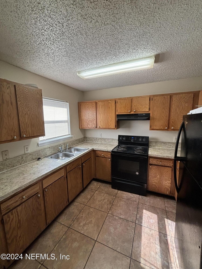 420 Sunshine Street - Photo 7