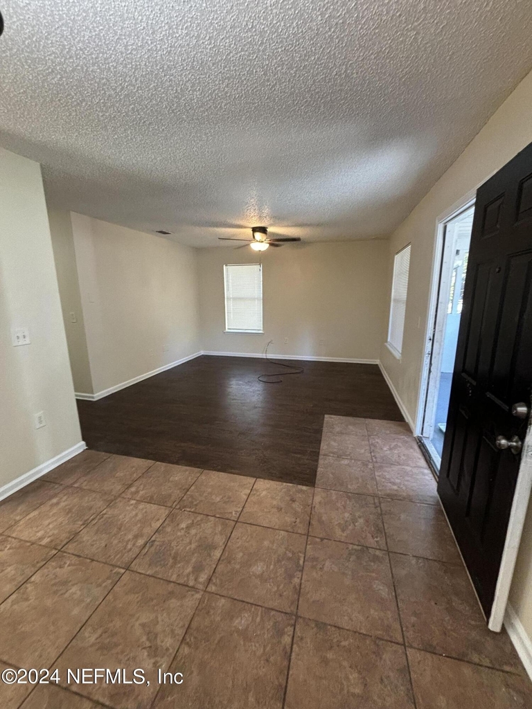 420 Sunshine Street - Photo 4